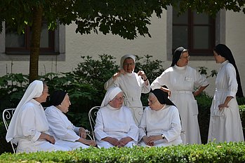 Ordensfrauen im geschwisterlichen Austausch
